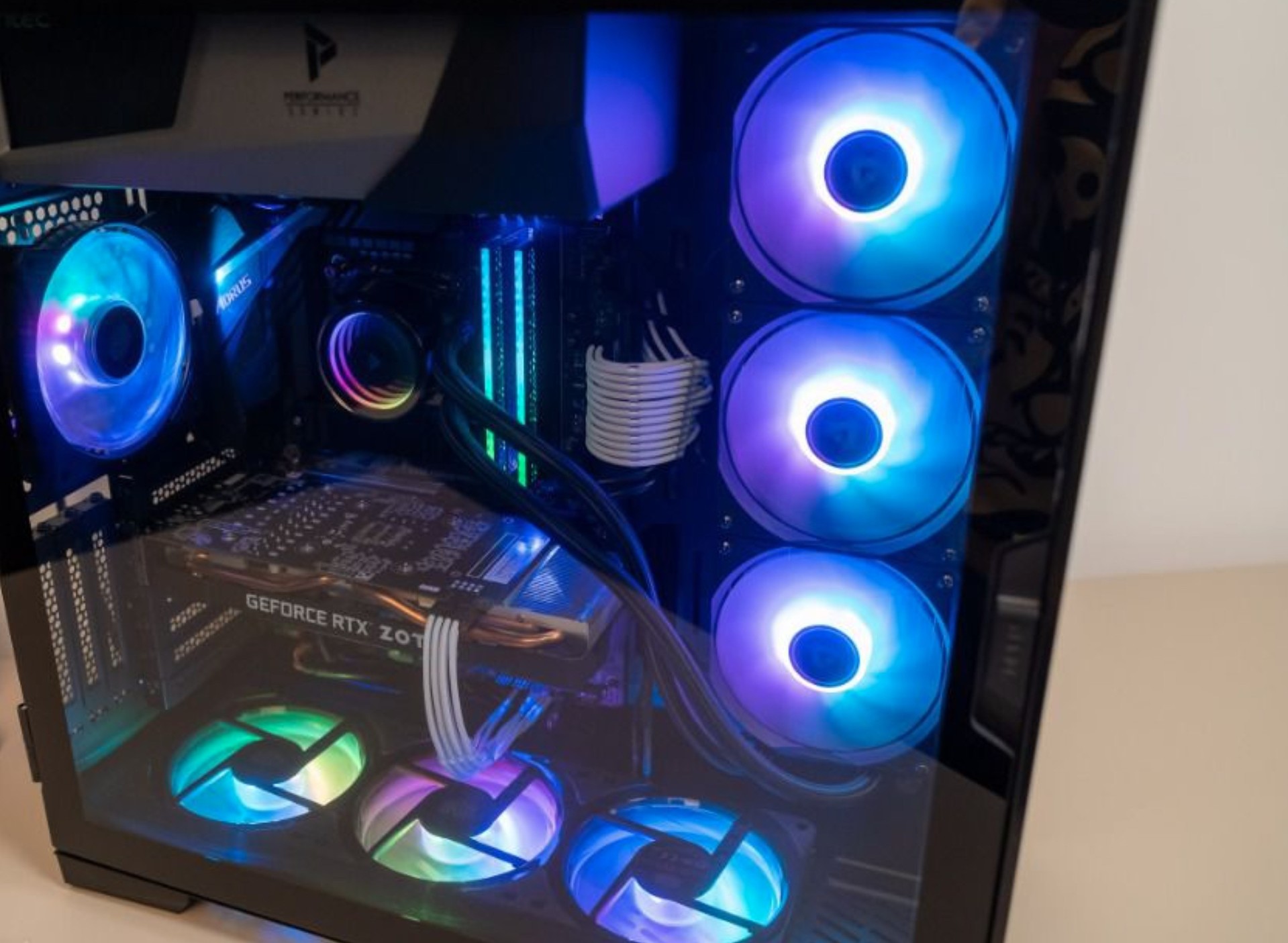 14cm机箱风扇安装教程_电脑风扇正常转速是多少_13代酷睿散热风扇选择