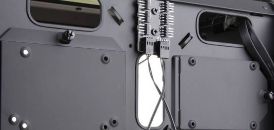 机箱风扇转速控制_电脑风扇正常转速是多少_主板风扇控制技术