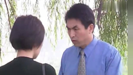 碰瓷党遇上女司机，别以为不敢撞你，男子当场被活活撞飞！
